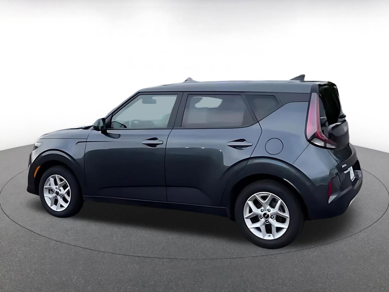 Used 2025 Kia Soul LX w/ LX Technology Package image 10