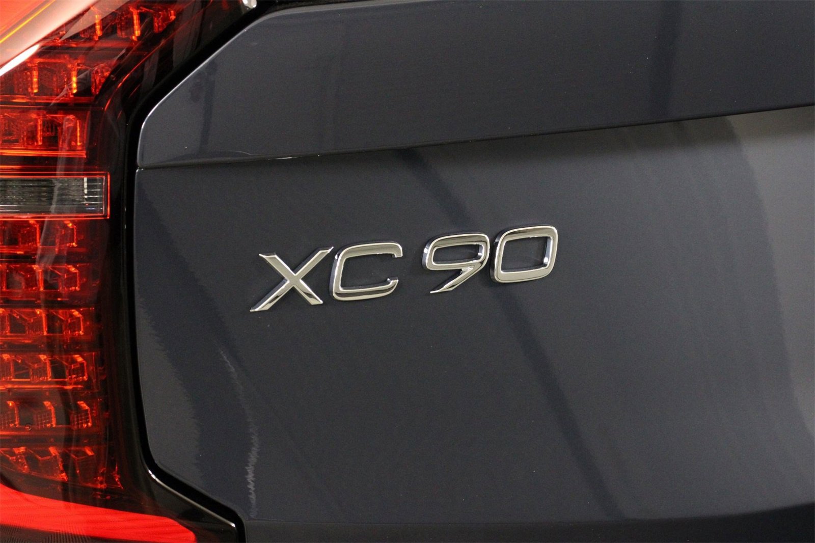 New 2026 Volvo XC90 B6 Plus w/ Protection Package Premier image 16
