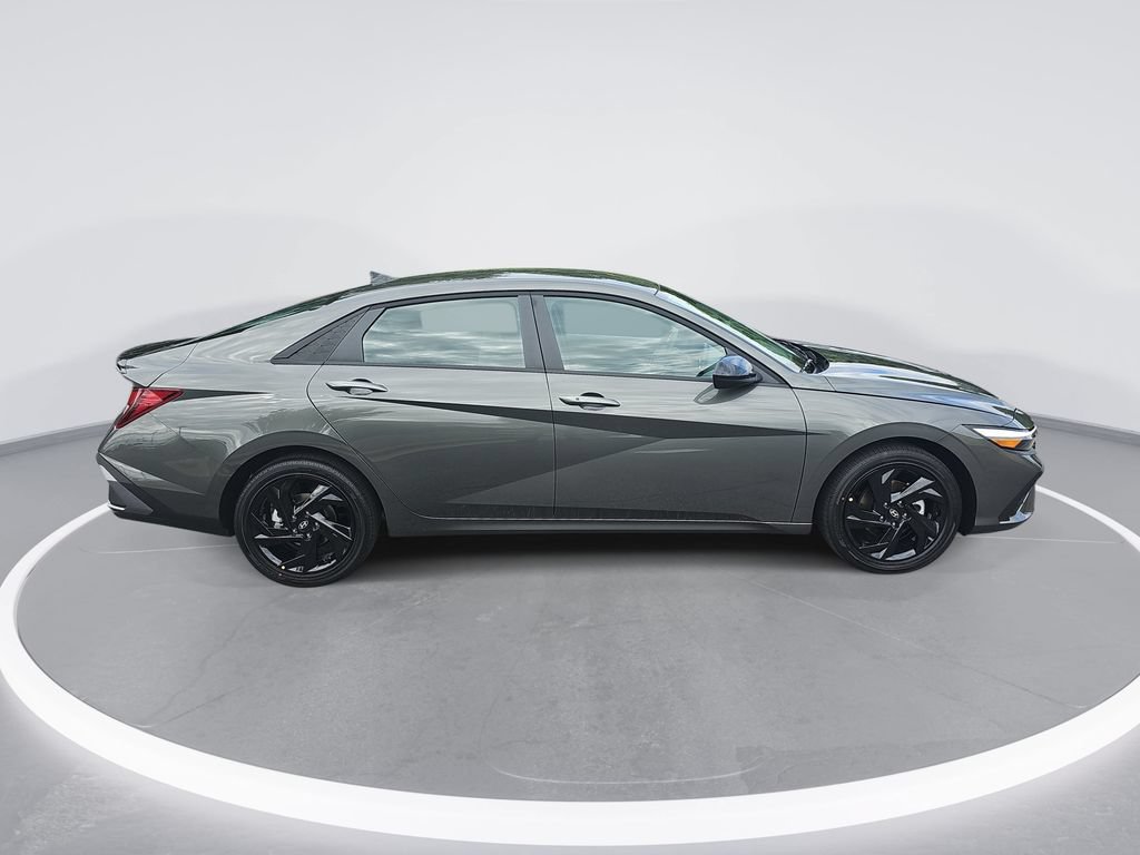 New 2026 Hyundai Elantra Sport FWD image 4