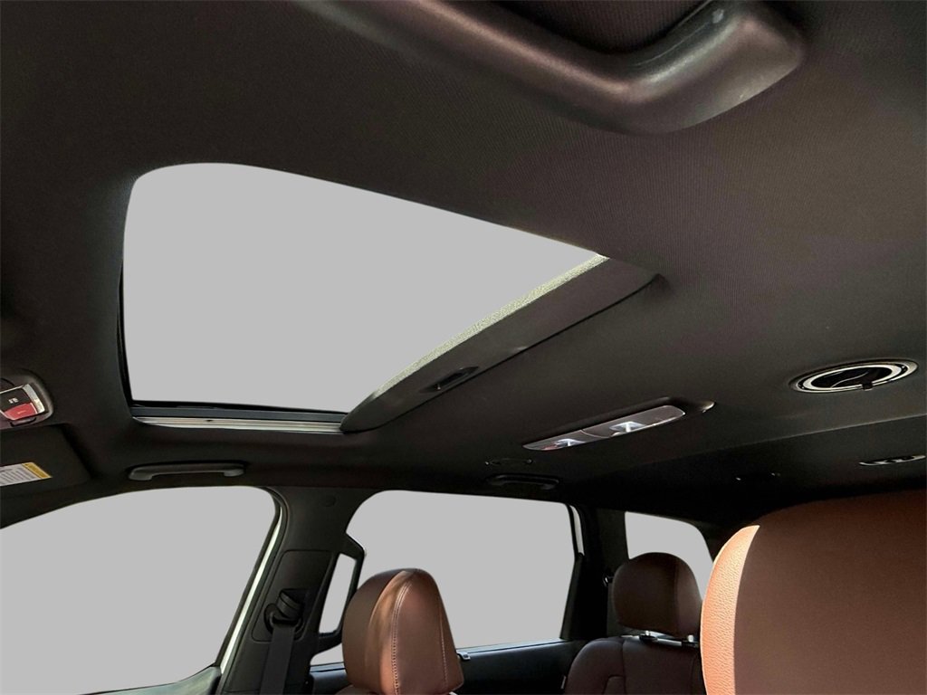 Used 2024 Kia Telluride EX w/ EX Captain's Chair Package image 24