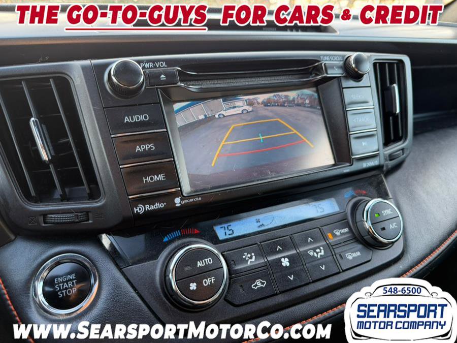 Used 2018 Toyota RAV4 SE image 11