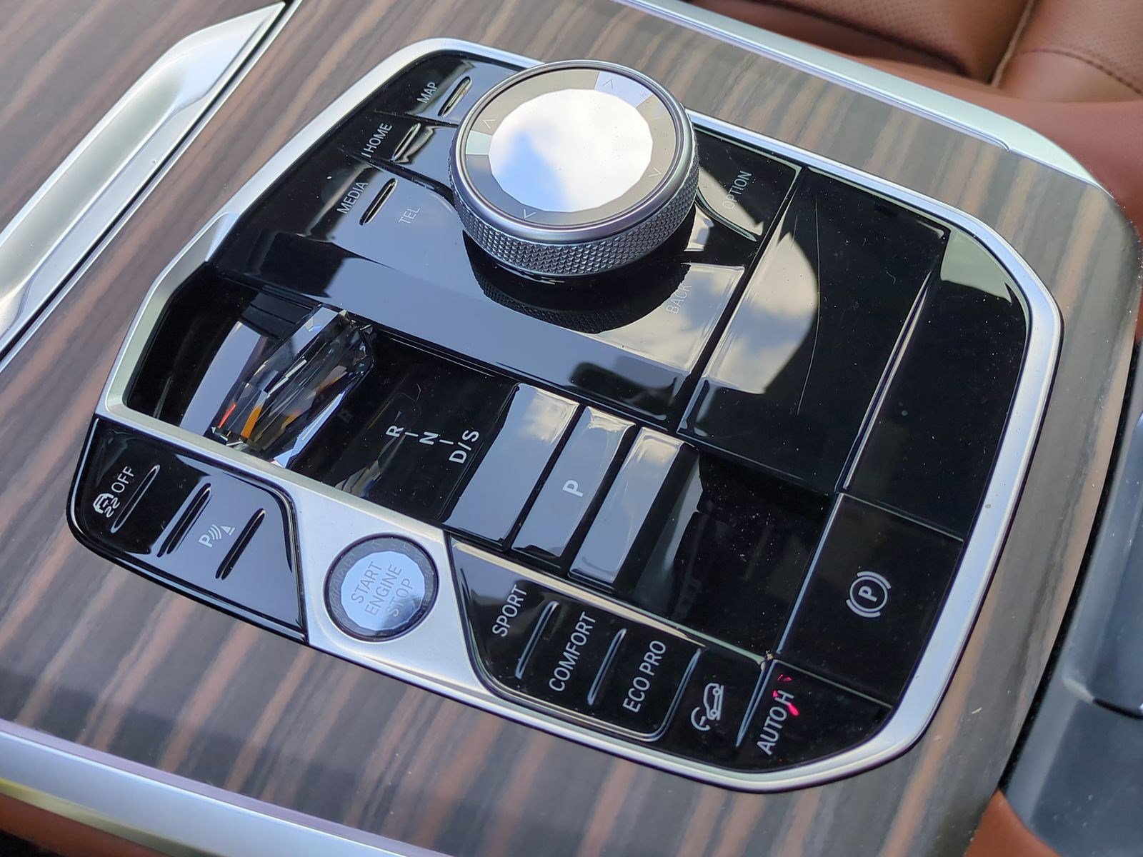 Certified 2025 BMW X5 xDrive40i w/ Executive Package image 26