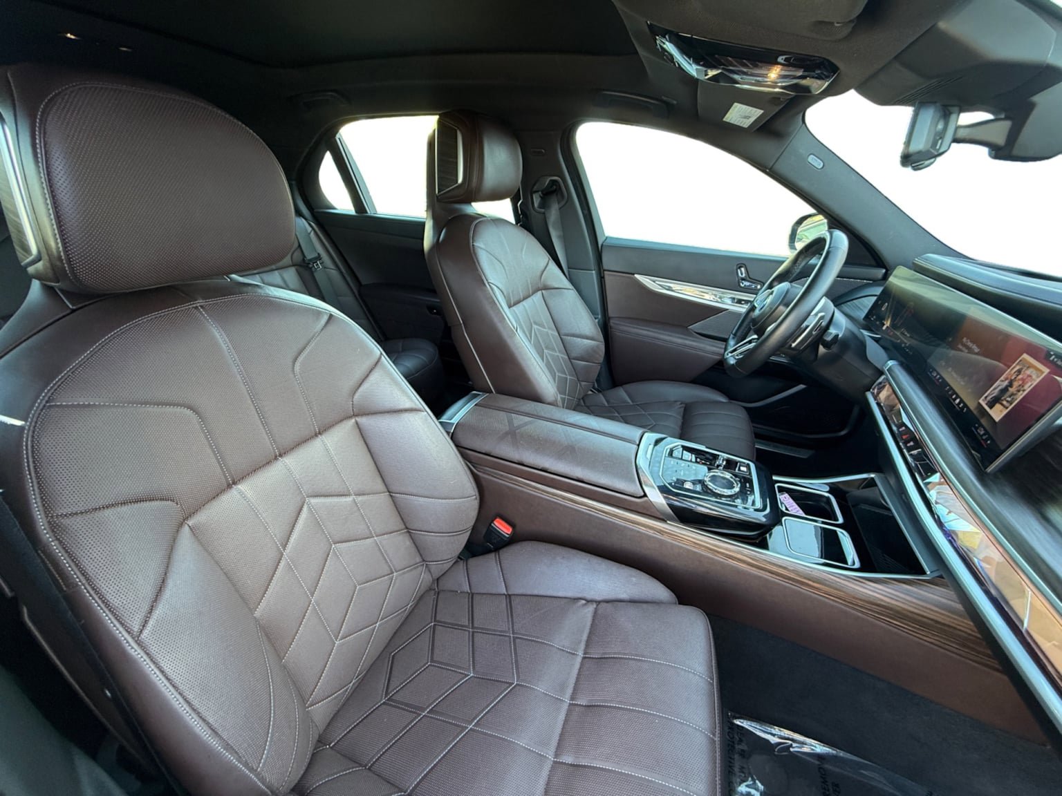 Used 2023 BMW 740i RWD image 17