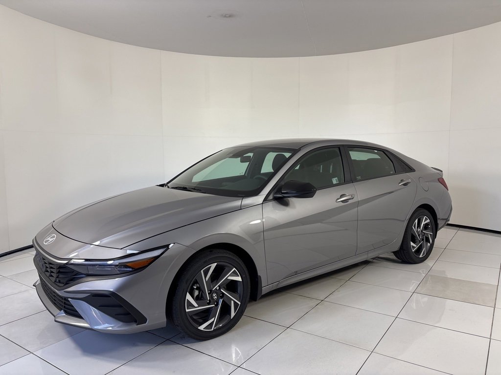New 2025 Hyundai Elantra SEL