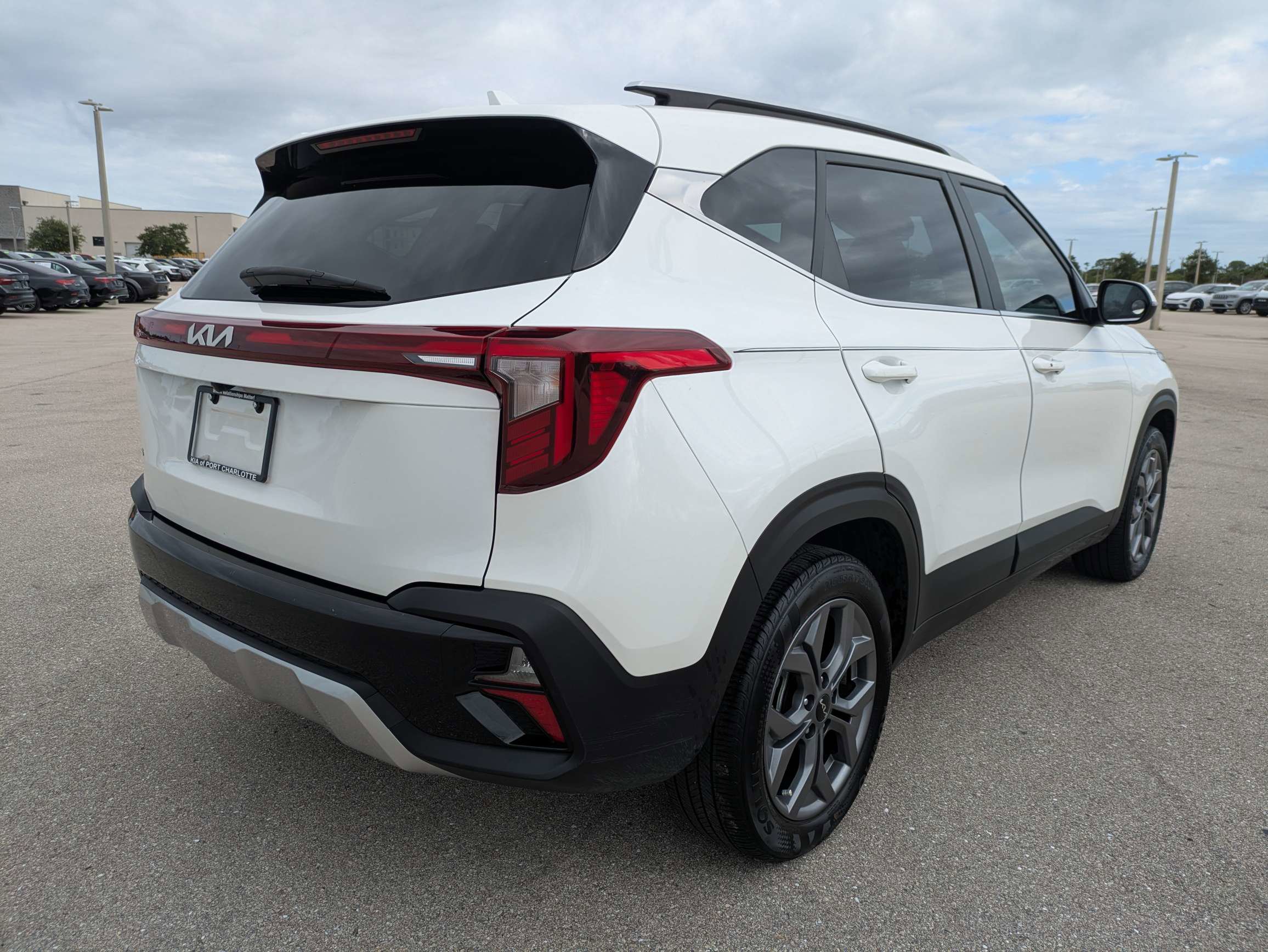 Certified 2024 Kia Seltos S FWD image 5