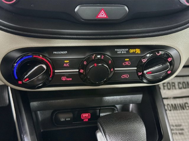 Used 2020 Kia Soul LX FWD image 17