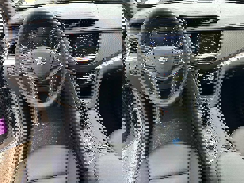 New 2025 Cadillac XT5 Luxury image 17