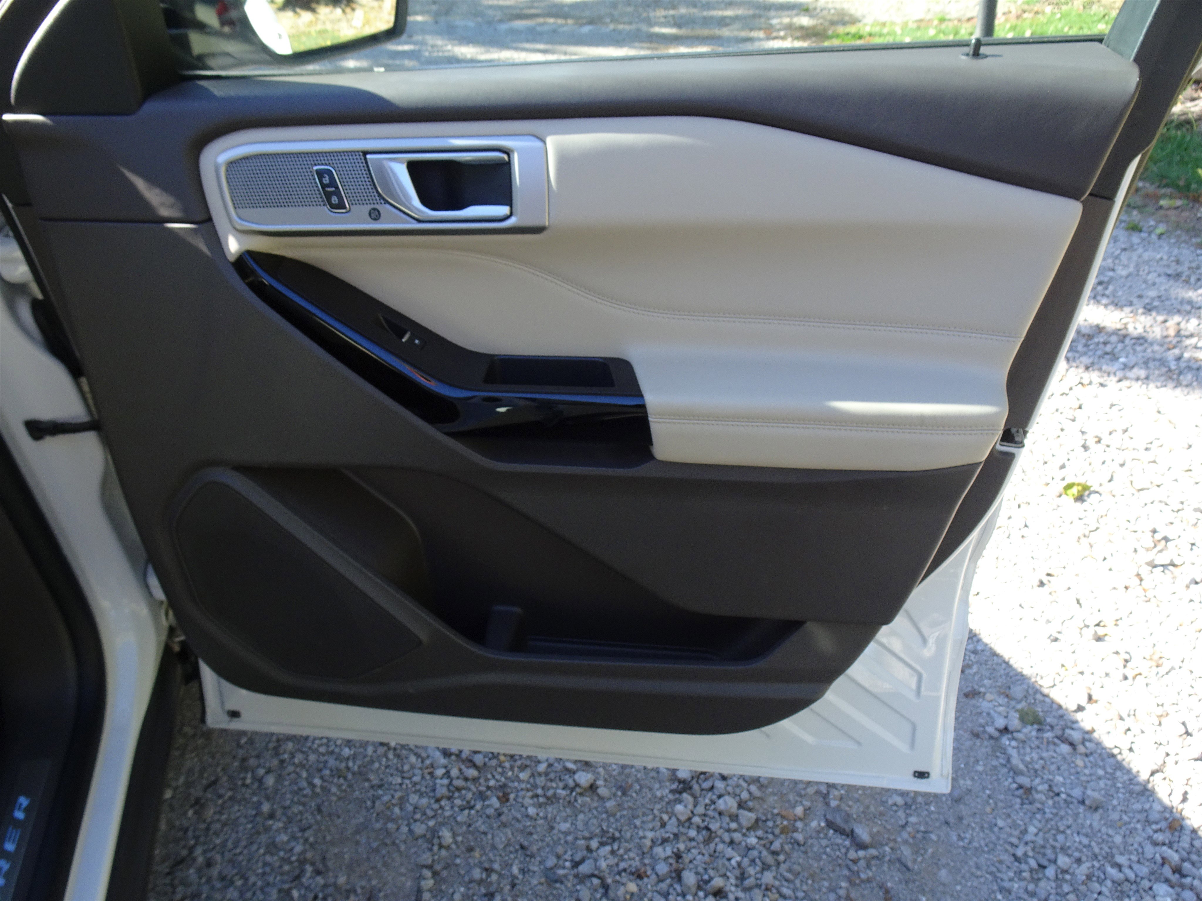 Used 2023 Ford Explorer Platinum w/ Equipment Group 601A image 23