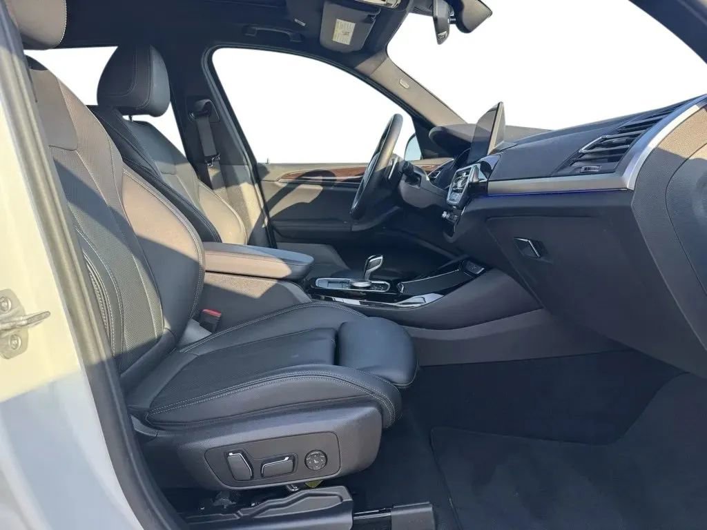 Used 2024 BMW X3 xDrive30i w/ Premium Essential Package image 13