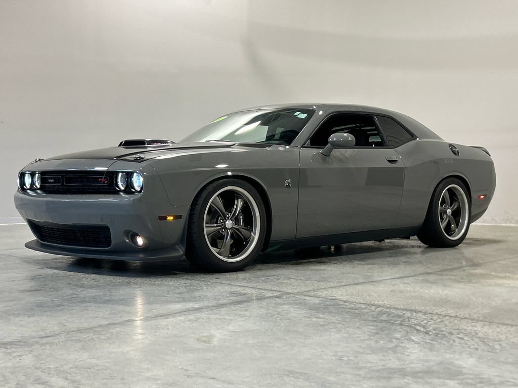Used 2019 Dodge Challenger R/T Scat Pack w/ Driver Convenience Group RWD image 2