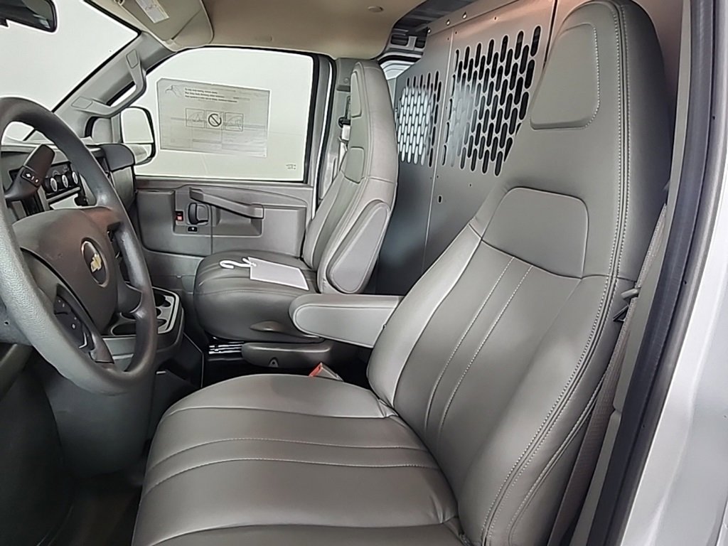 New 2025 Chevrolet Express 3500 w/ Driver Convenience Package image 19