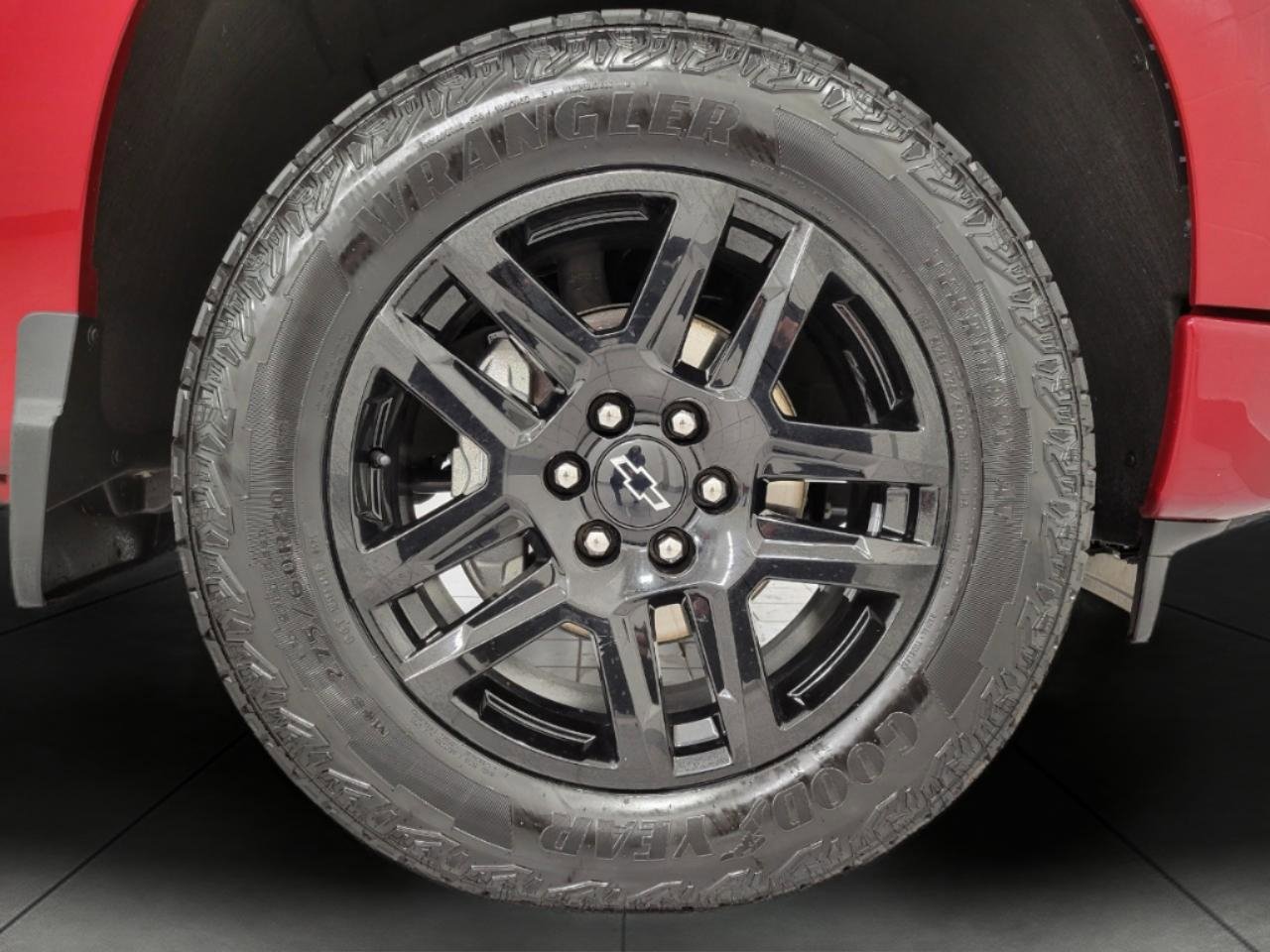 Certified 2023 Chevrolet Silverado 1500 RST w/ Convenience Package II AWD/4WD image 3