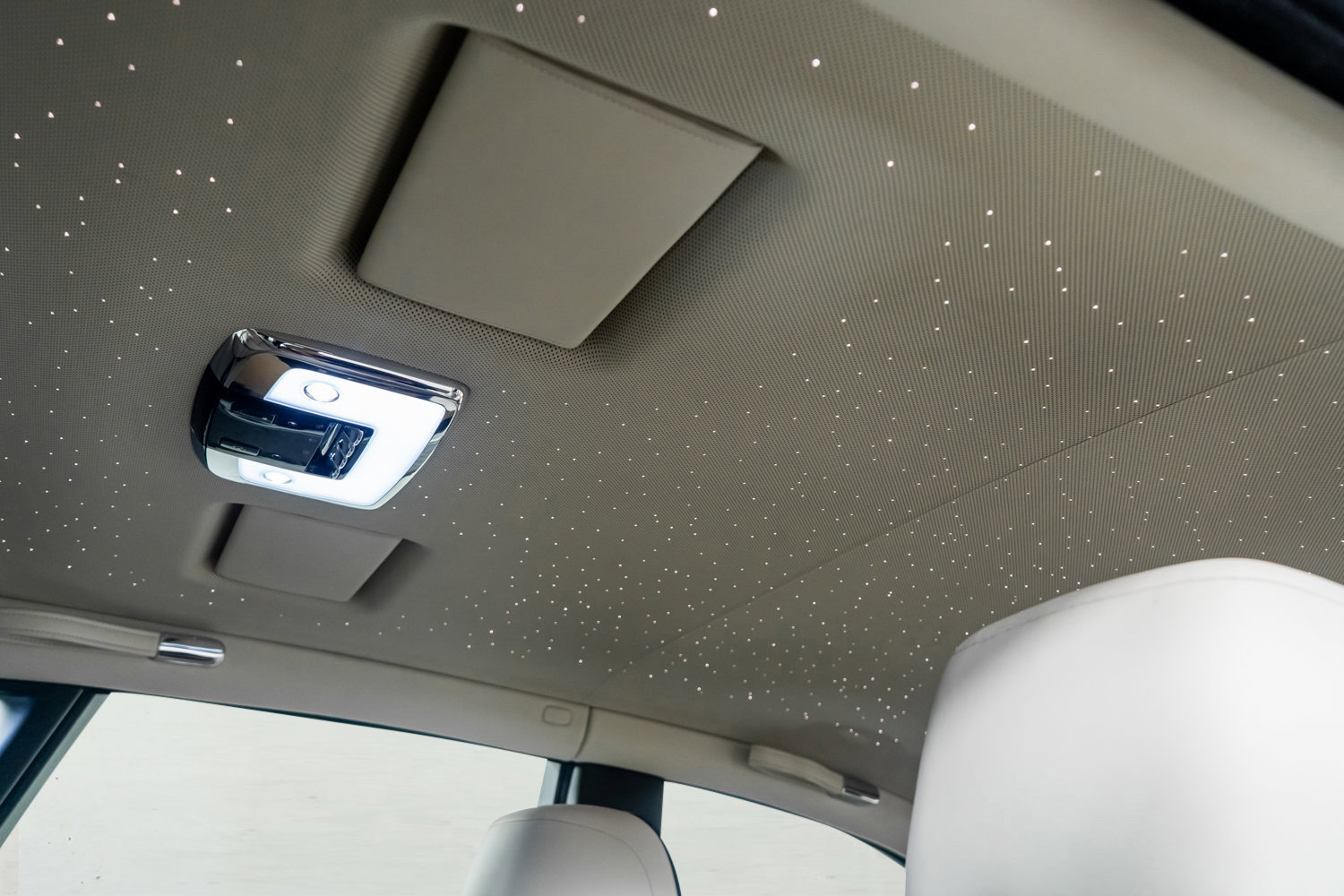 Used 2019 Rolls-Royce Phantom Sedan image 52