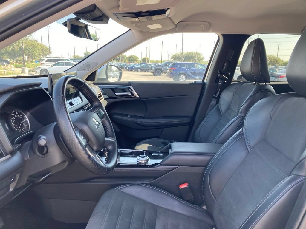 Used 2025 Mitsubishi Outlander SE FWD image 9