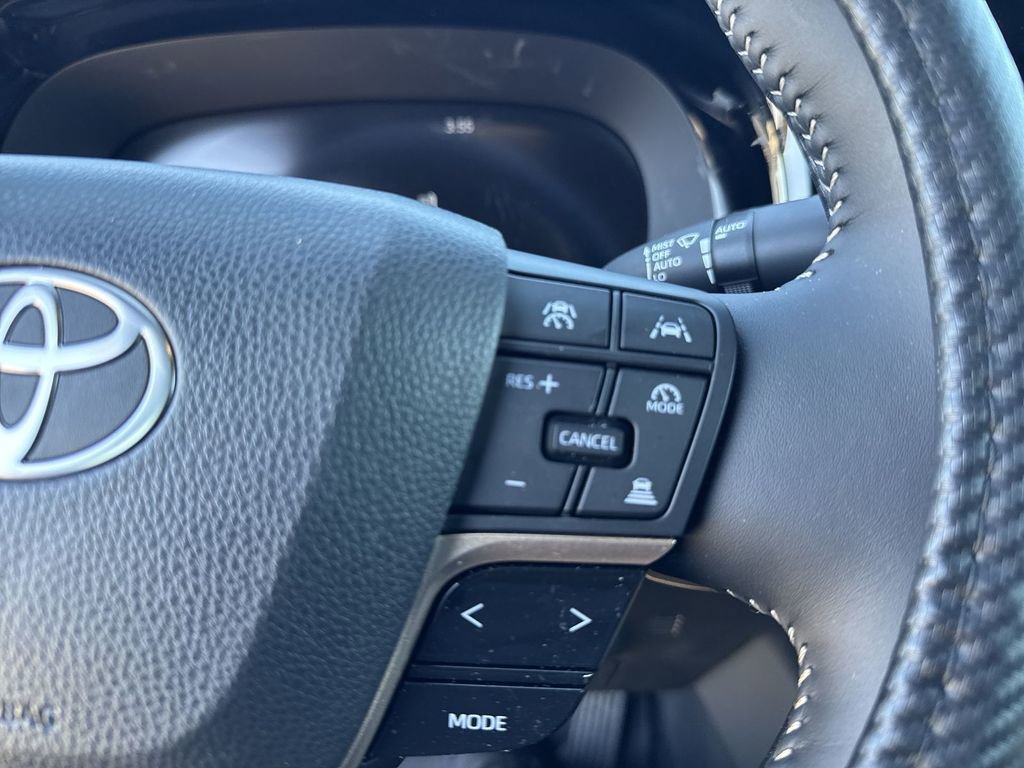 Used 2025 Toyota Crown Platinum image 18