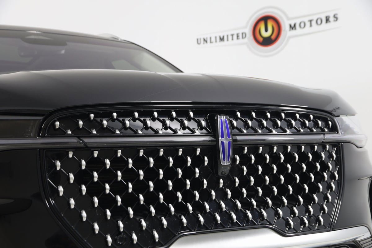 Used 2025 Lincoln Nautilus Reserve AWD/4WD image 21