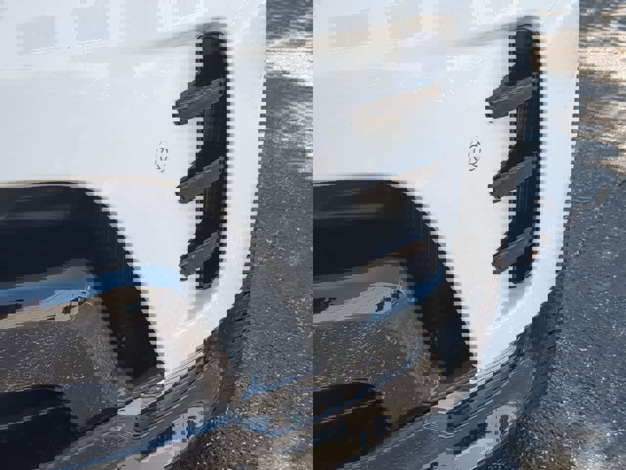 Used 2025 Land Rover Discovery Dynamic SE AWD/4WD image 11