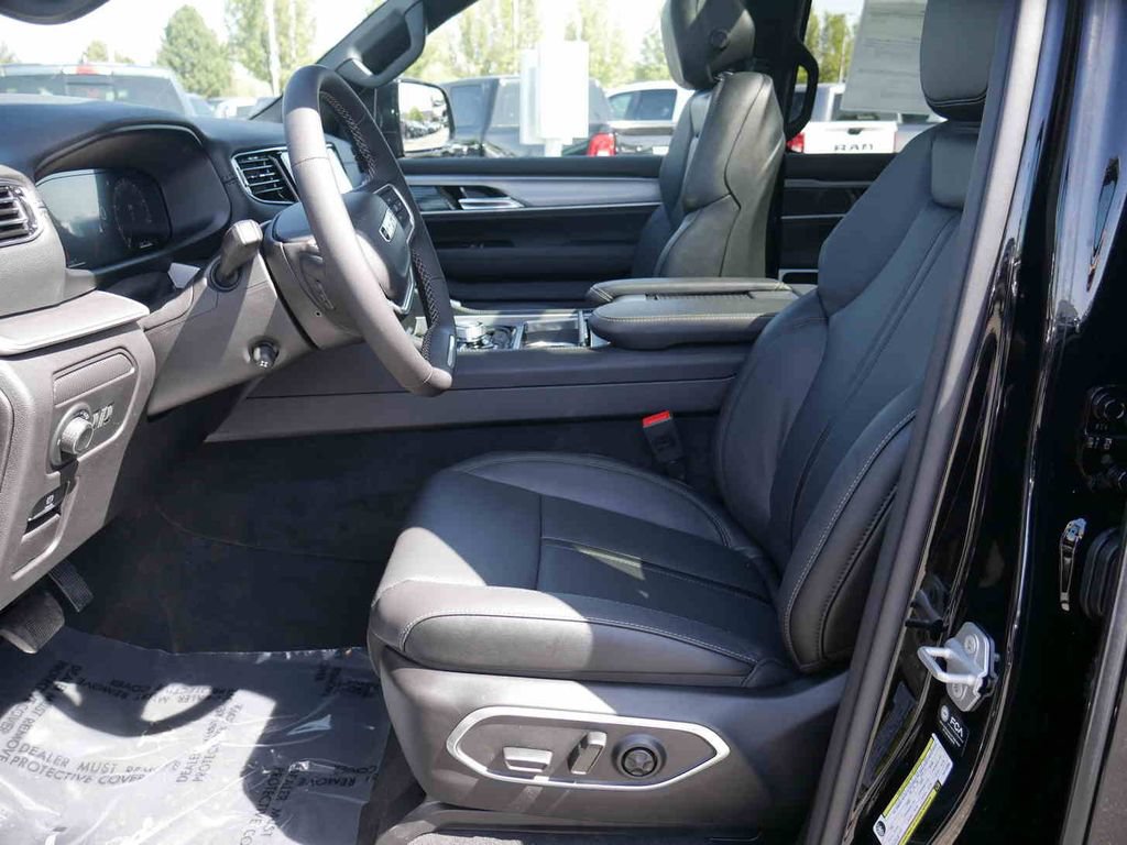 New 2026 Jeep Grand Wagoneer Limited w/ Premium Group II AWD/4WD image 28
