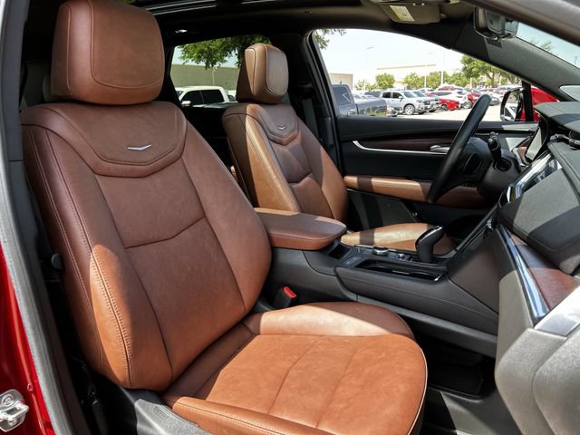 Used 2025 Cadillac XT5 Premium Luxury w/ Technology Package FWD image 33