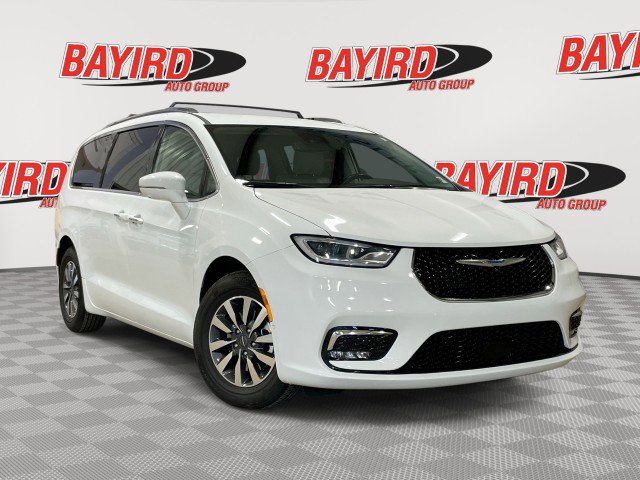 Used 2021 Chrysler Pacifica Touring-L image 1