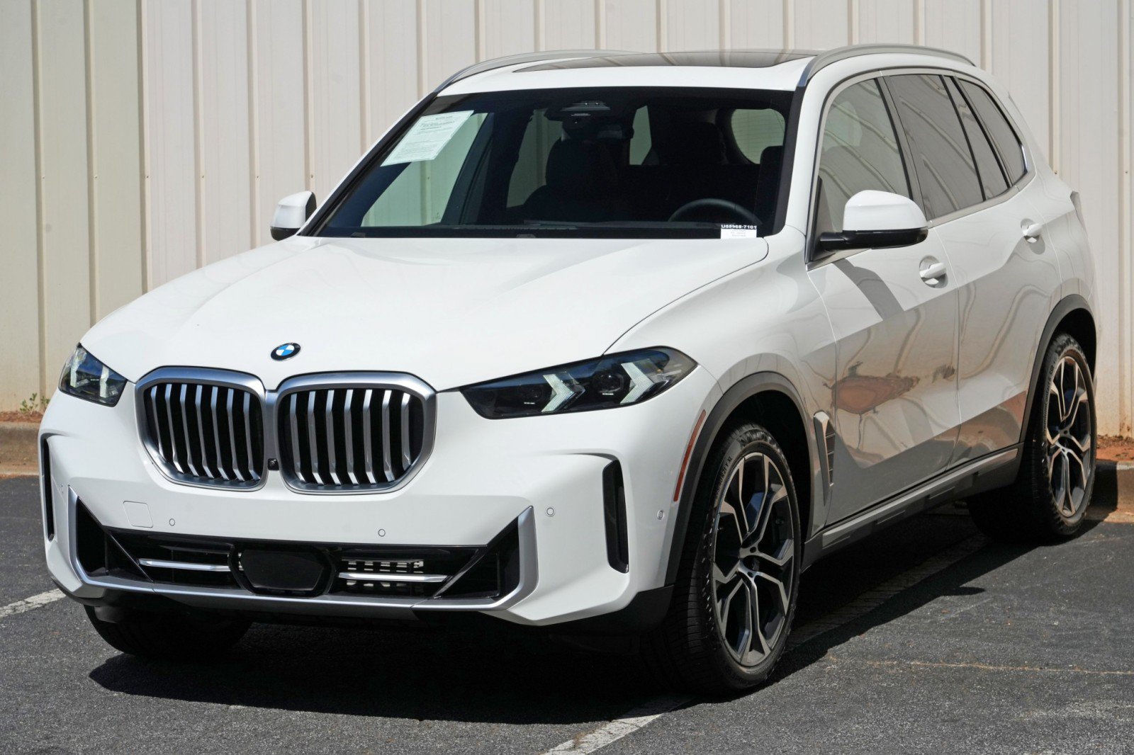 Used 2024 BMW X5 xDrive40i w/ Parking Assistance Package AWD/4WD image 57