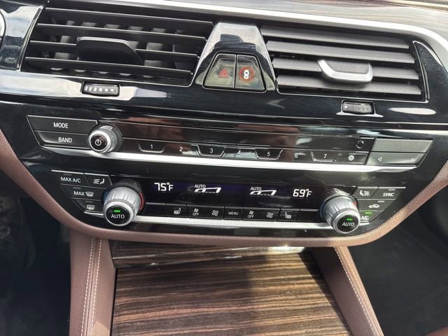 Used 2023 BMW M550i xDrive image 27