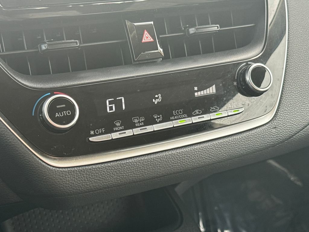 Used 2021 Toyota Corolla LE image 22