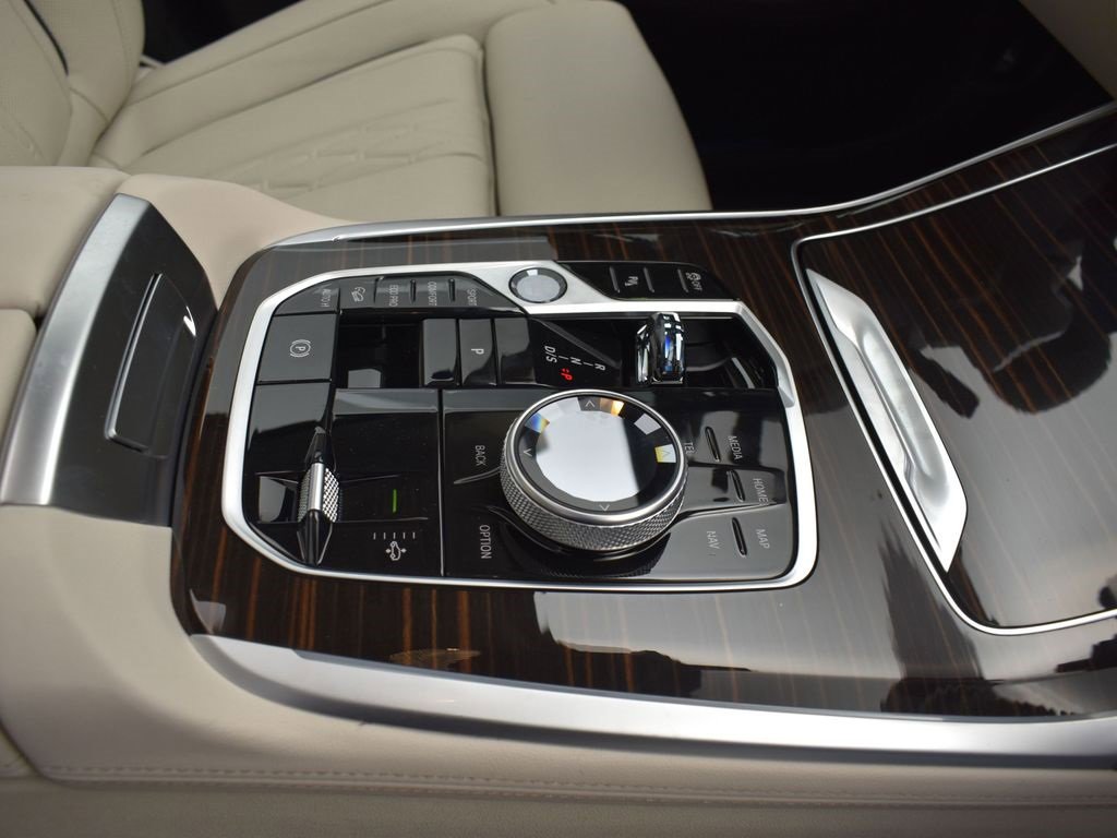 New 2026 BMW X7 xDrive40i w/ Executive Package image 28
