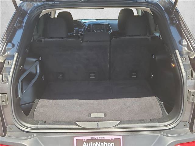 Used 2018 Jeep Cherokee Latitude w/ Altitude Package AWD/4WD image 6