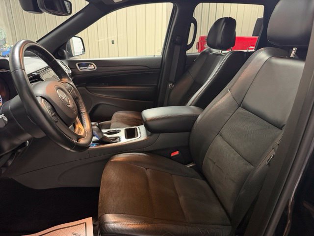 Used 2019 Jeep Grand Cherokee Altitude AWD/4WD image 14