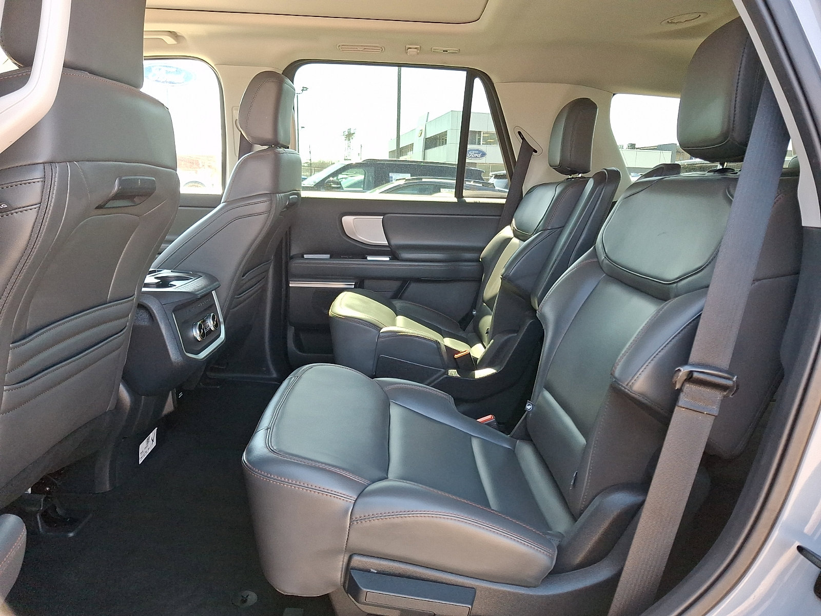 Used 2025 Ford Expedition Active AWD/4WD image 10