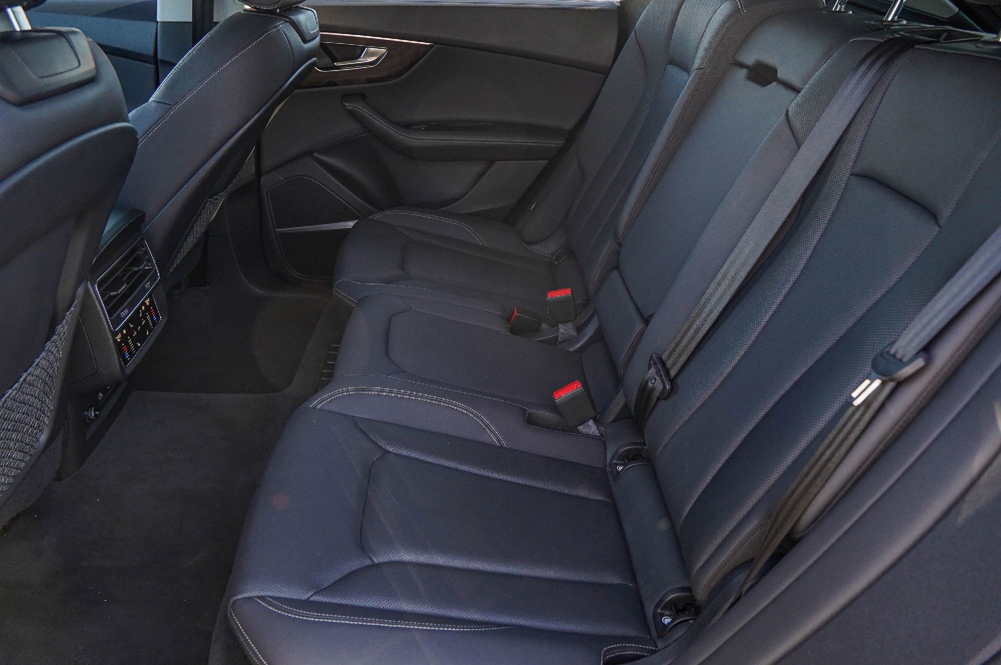 Used 2023 Audi Q8 Prestige w/ Prestige Package image 28