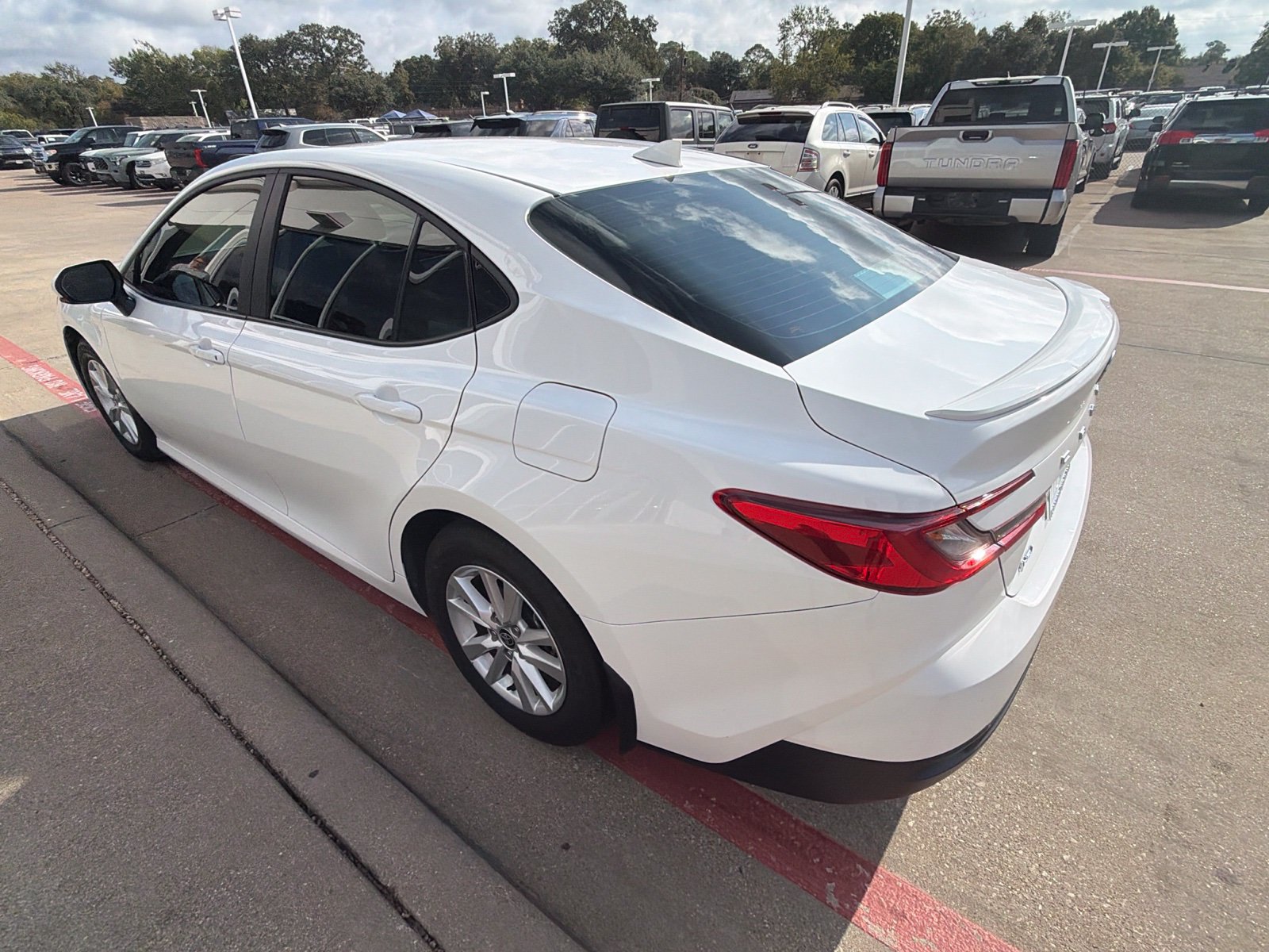 Used 2025 Toyota Camry LE FWD image 7