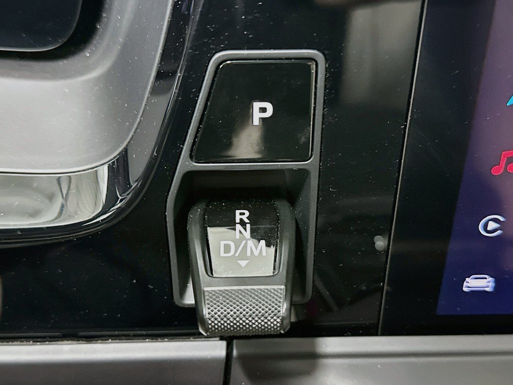 Certified 2025 Porsche Panamera image 18