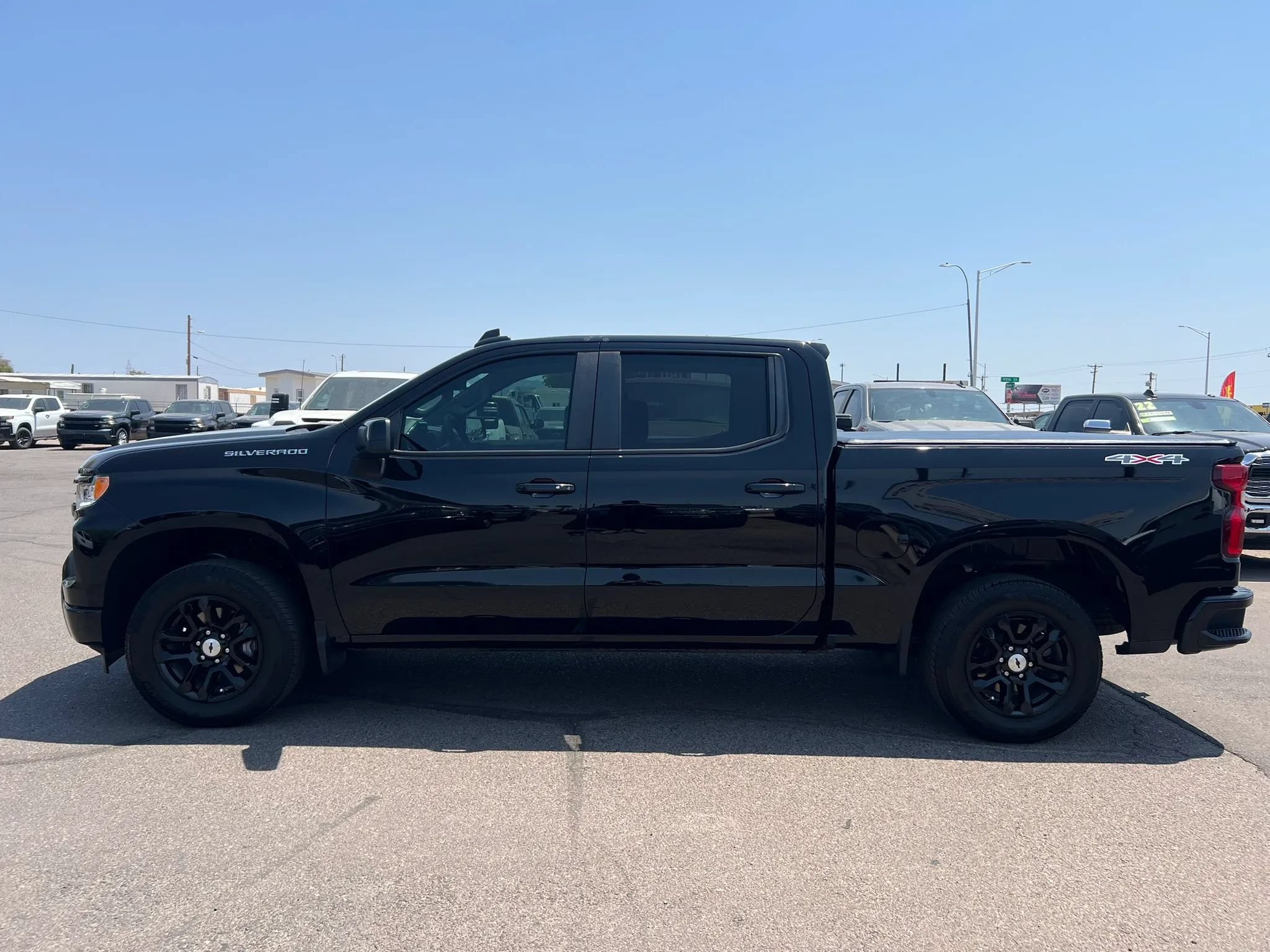 Used 2025 Chevrolet Silverado 1500 RST AWD/4WD image 2