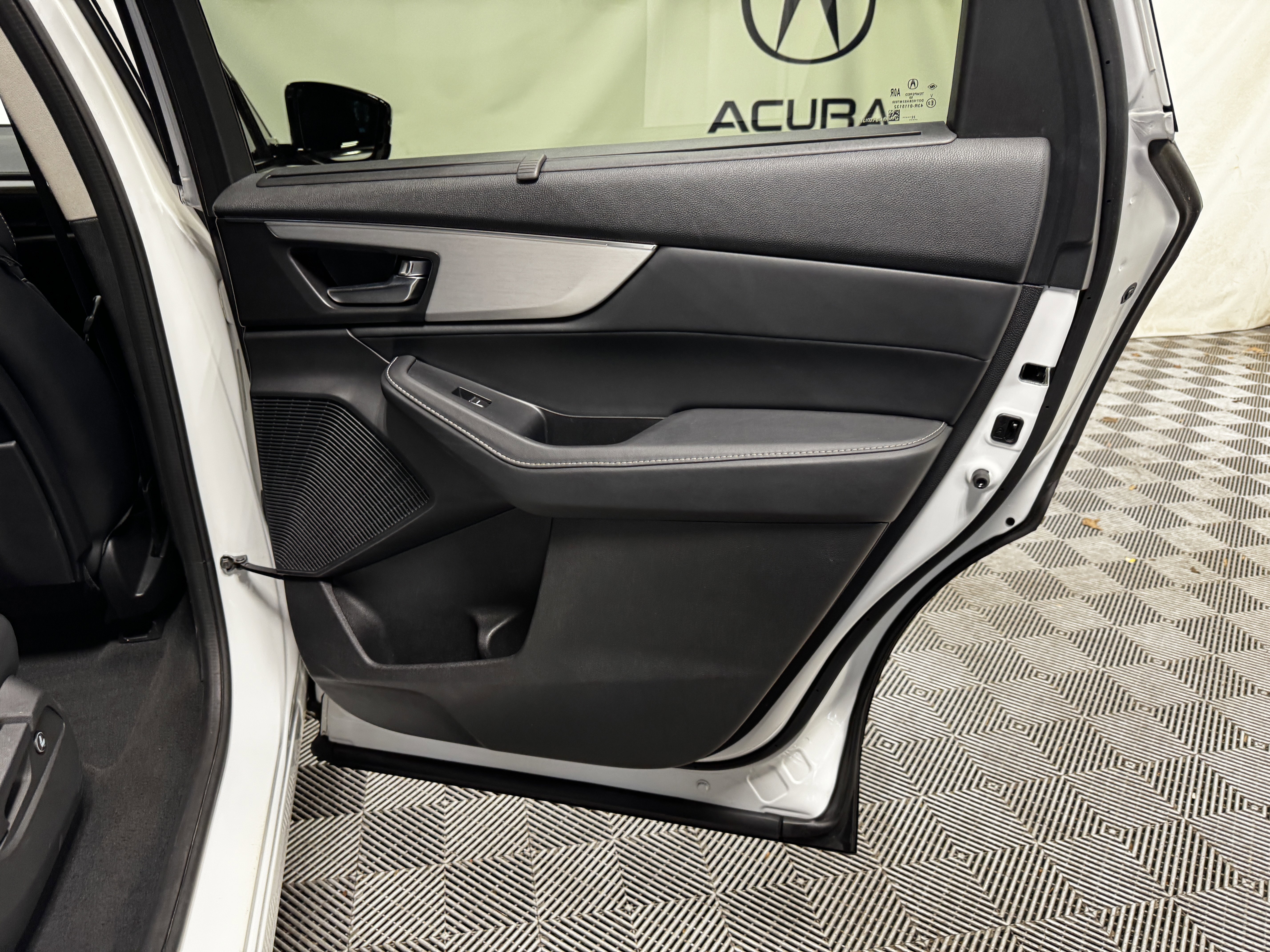 Certified 2023 Acura MDX FWD w/ Technology Package image 21