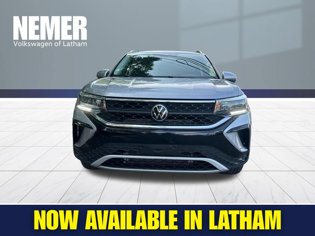 Used 2024 Volkswagen Taos SE AWD/4WD image 6