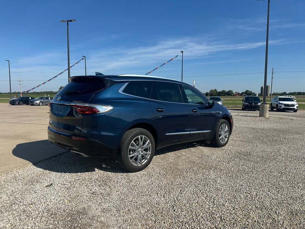 Used 2023 Buick Enclave Essence w/ Experience Buick Package image 4