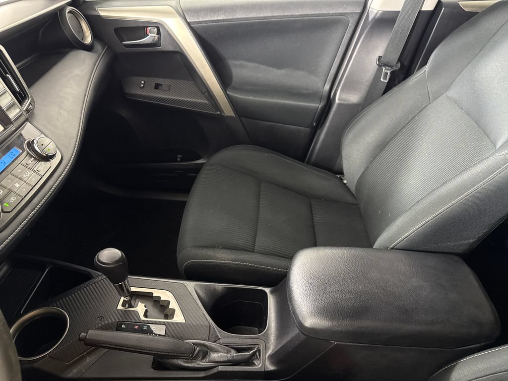 Used 2015 Toyota RAV4 XLE AWD/4WD image 18