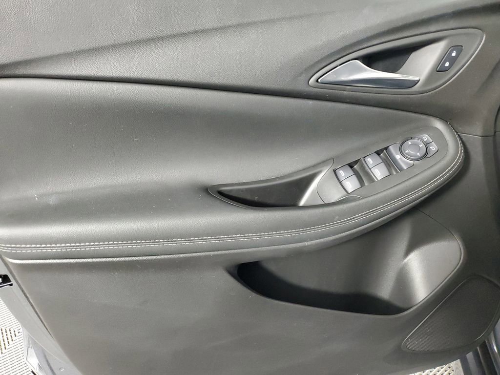 Used 2022 Buick Encore GX Preferred w/ Sport Touring Package image 17