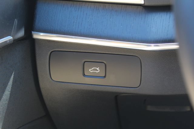 Certified 2023 Volvo XC90 B6 Ultimate w/ Protection Package Premier AWD/4WD image 21