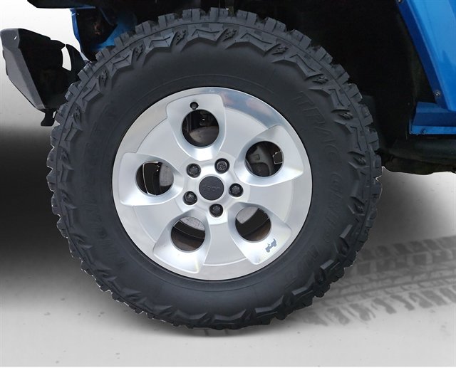 Used 2015 Jeep Wrangler Unlimited Sahara w/ Connectivity Group image 19