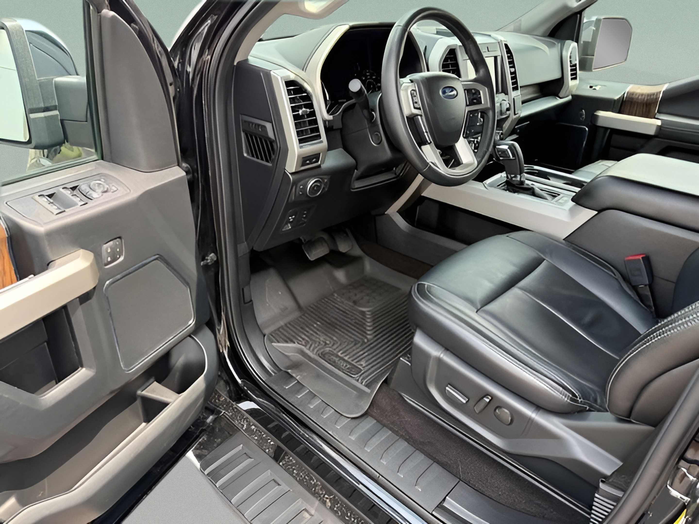 Used 2020 Ford F150 Lariat w/ Equipment Group 502A Luxury AWD/4WD image 15