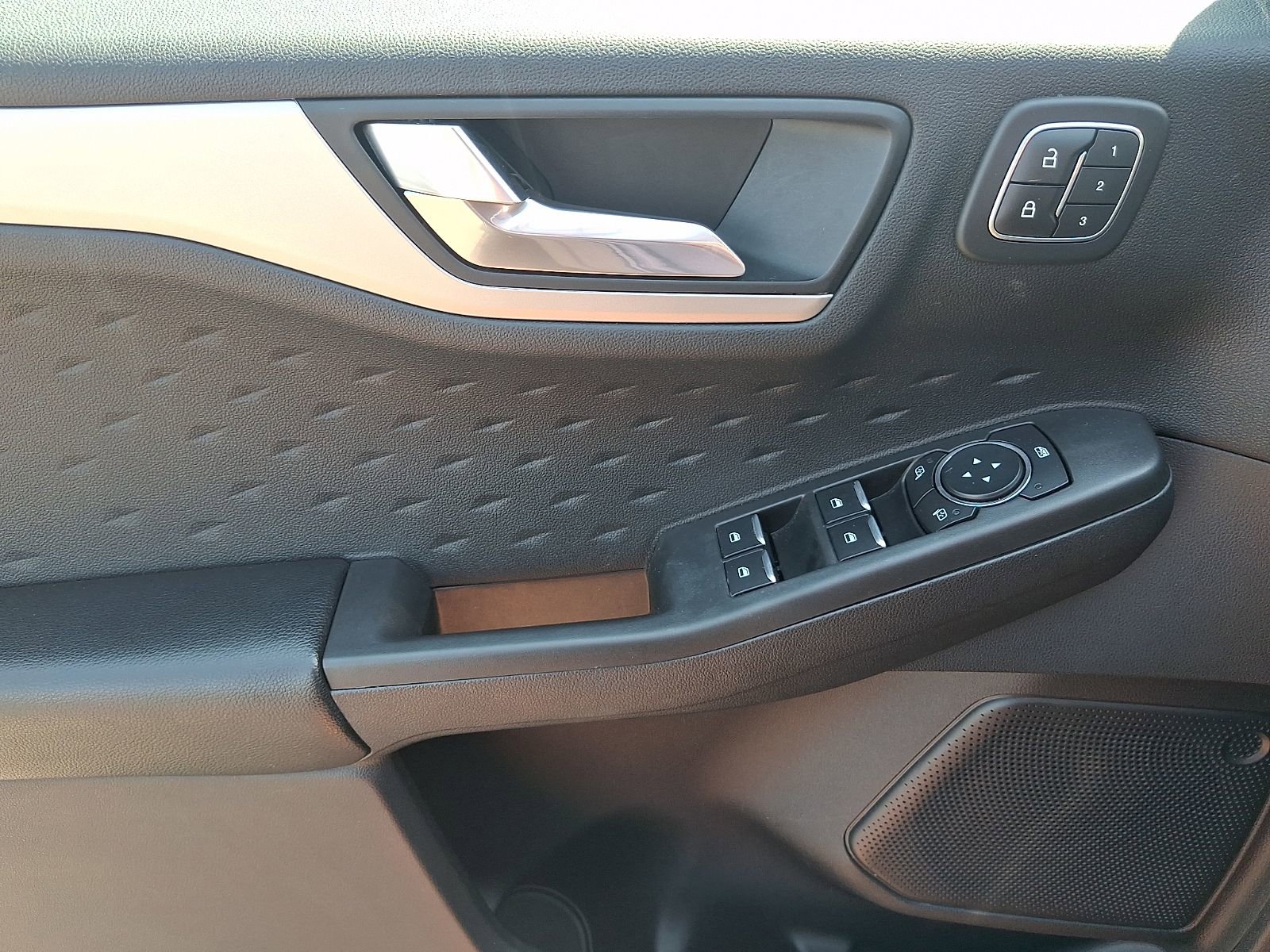 Used 2020 Ford Escape SEL AWD/4WD image 13