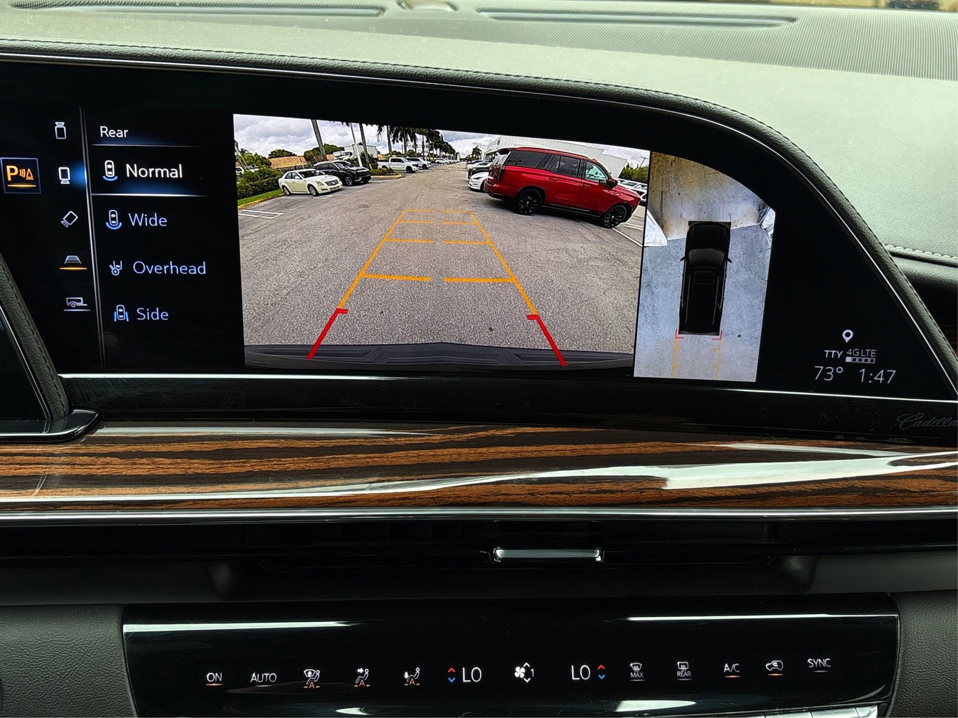 Used 2022 Cadillac Escalade Premium Luxury image 25