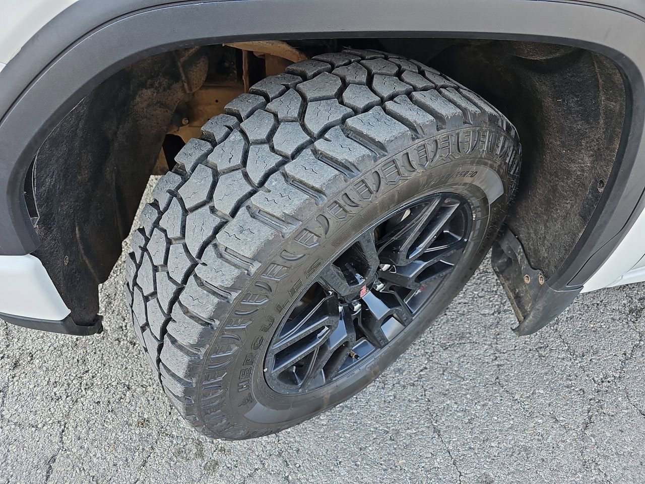 Certified 2024 GMC Sierra 1500 Pro w/ Graphite Edition image 35