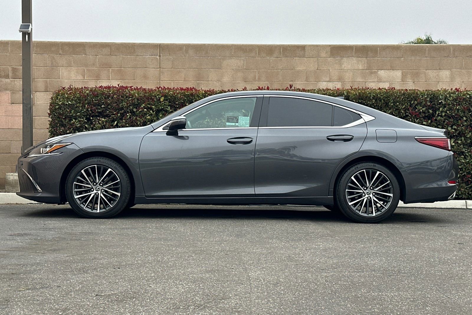 Certified 2022 Lexus ES 350 w/ Premium Package image 7