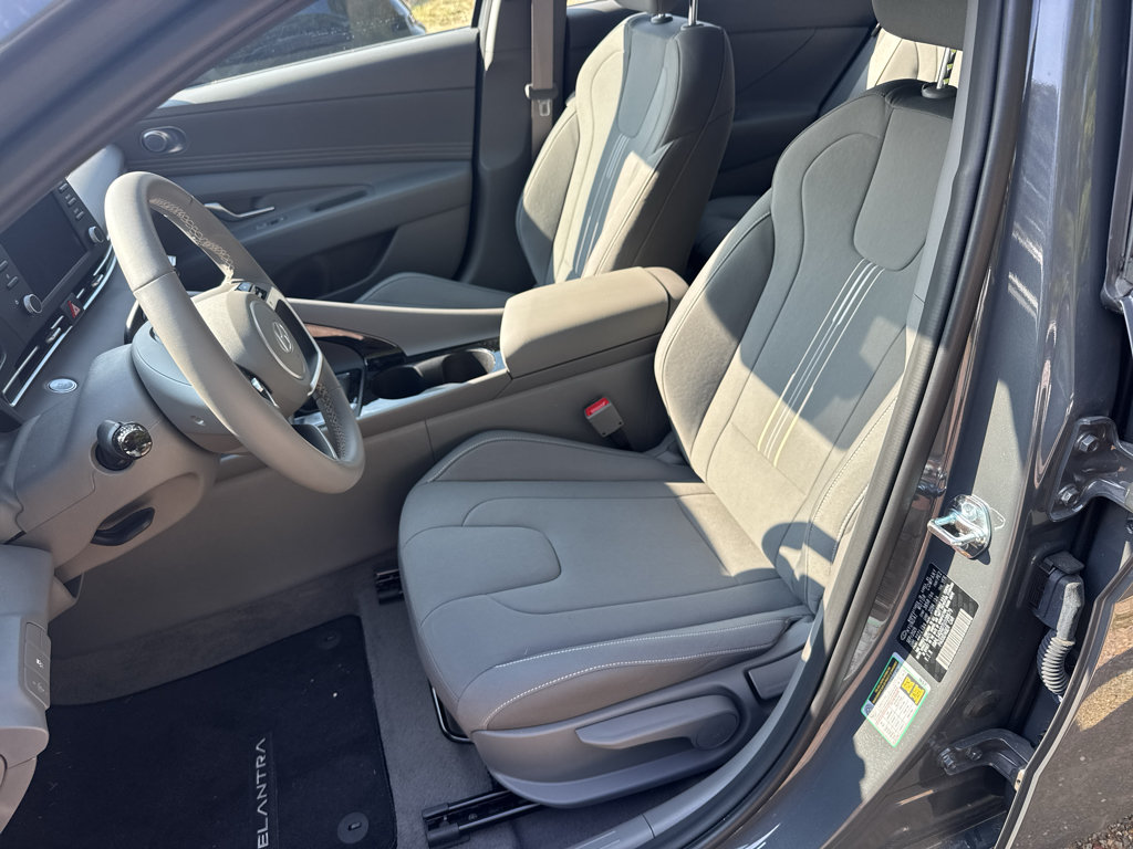 Used 2026 Hyundai Elantra SEL Sport Premium FWD image 11