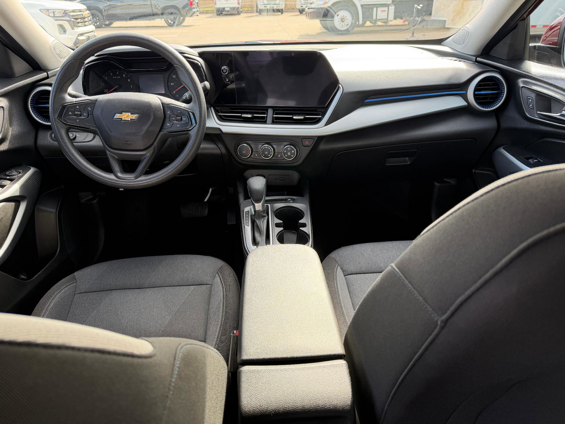 Used 2024 Chevrolet Trax LS w/ LS Convenience Package FWD image 21