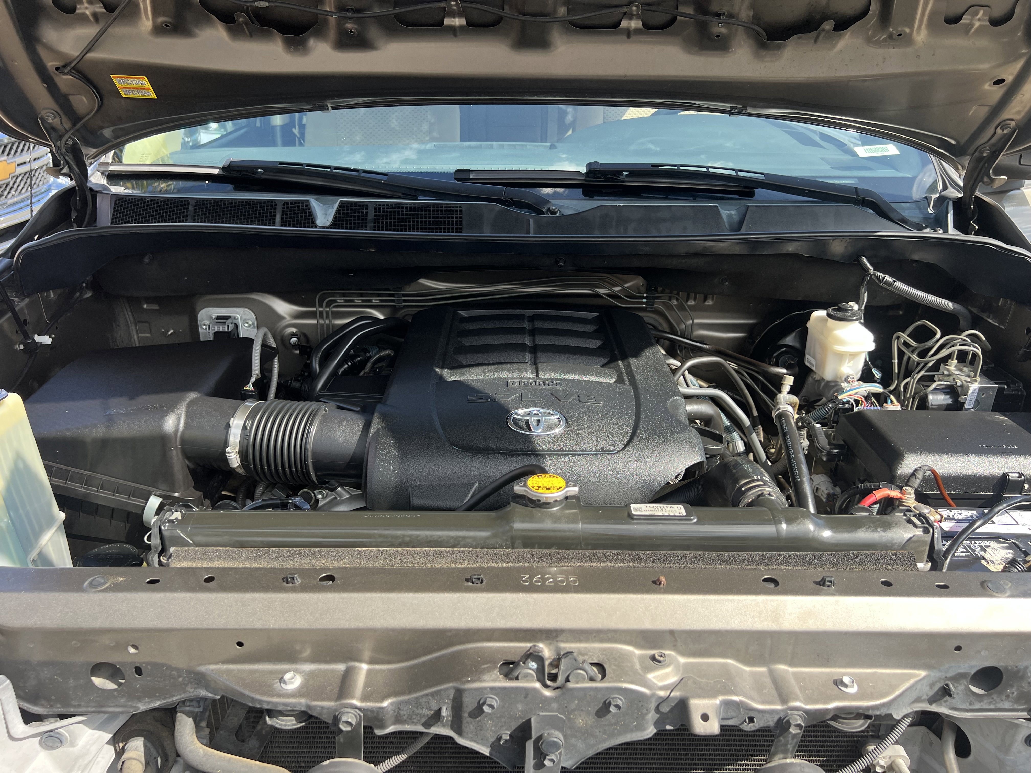 Used 2013 Toyota Tundra 4x4 CrewMax w/ SR5 Pkg image 45